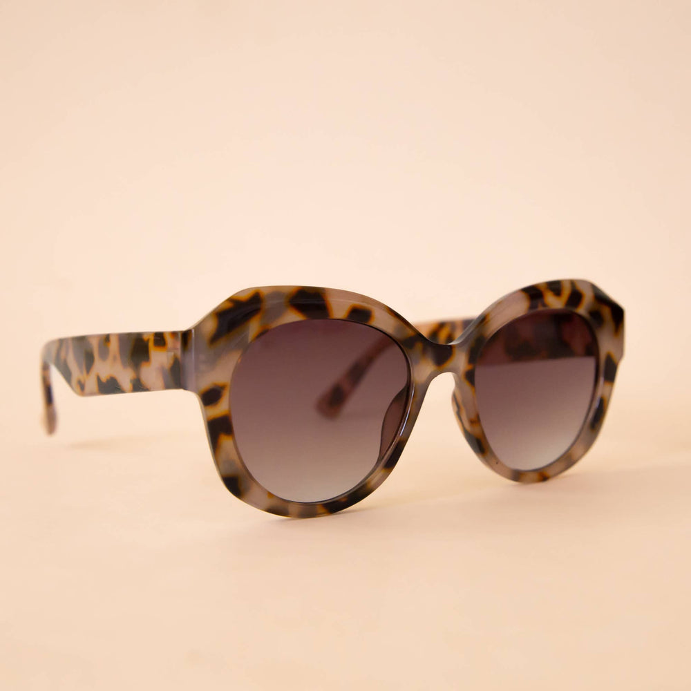 
                  
                    Load image into Gallery viewer, Donna Sunglasses : Leopard
                  
                