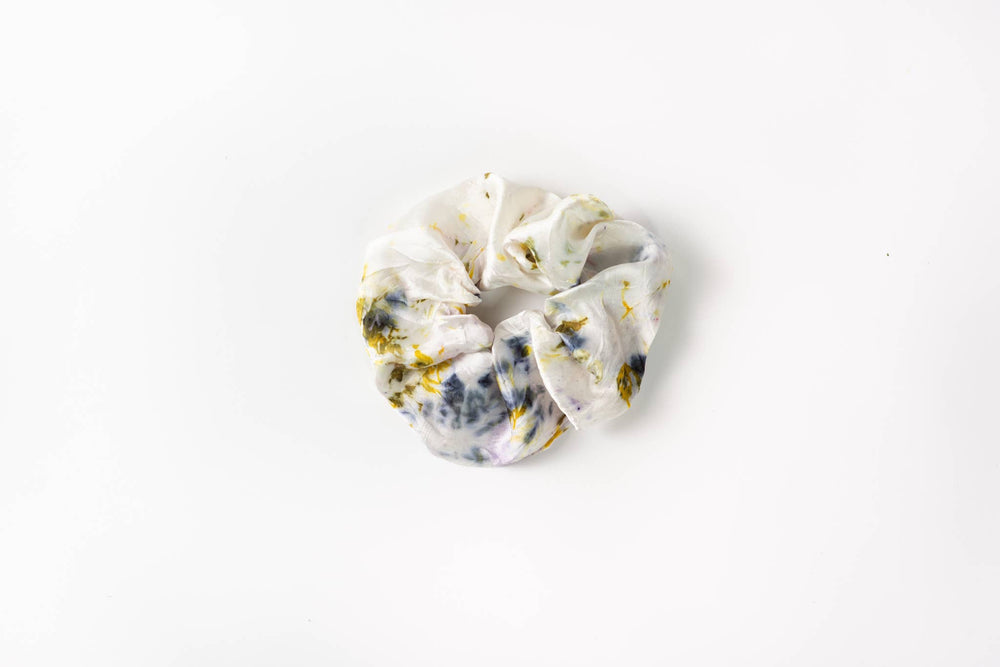 
                  
                    Load image into Gallery viewer, DYE KWEEN - Botanically Dyed Silk Scrunchie: Mulit/Artist Choice
                  
                