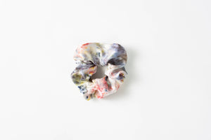 
                  
                    Load image into Gallery viewer, DYE KWEEN - Botanically Dyed Silk Scrunchie: Mulit/Artist Choice
                  
                