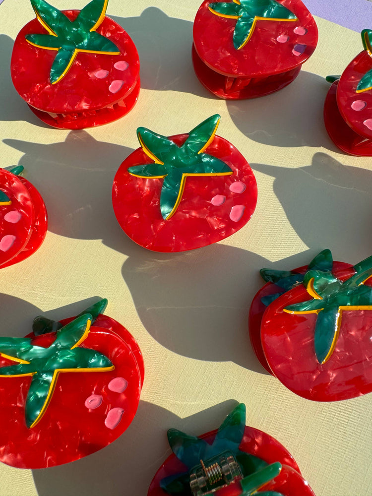 
                  
                    Load image into Gallery viewer, Not Picasso - Tiny Tomato Hair Claw
                  
                