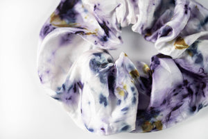 
                  
                    Load image into Gallery viewer, DYE KWEEN - Botanically Dyed Silk Scrunchie: Mulit/Artist Choice
                  
                
