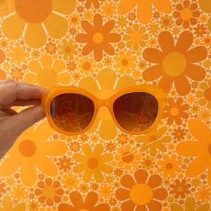 
                  
                    Load image into Gallery viewer, Sunshine Studios - Donna Sunglasses - Mimosa
                  
                