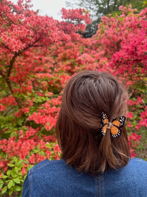 
                  
                    Load image into Gallery viewer, Hand-painted Mini Monarch Claw Hair Clip | Eco-Friendly: Orange
                  
                