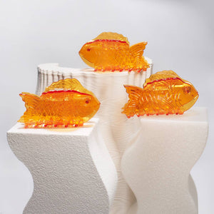 
                  
                    Load image into Gallery viewer, WINONA IRENE - Sea Bream Clear Orange Acetate Ocean Fish Hair Claw Clip
                  
                