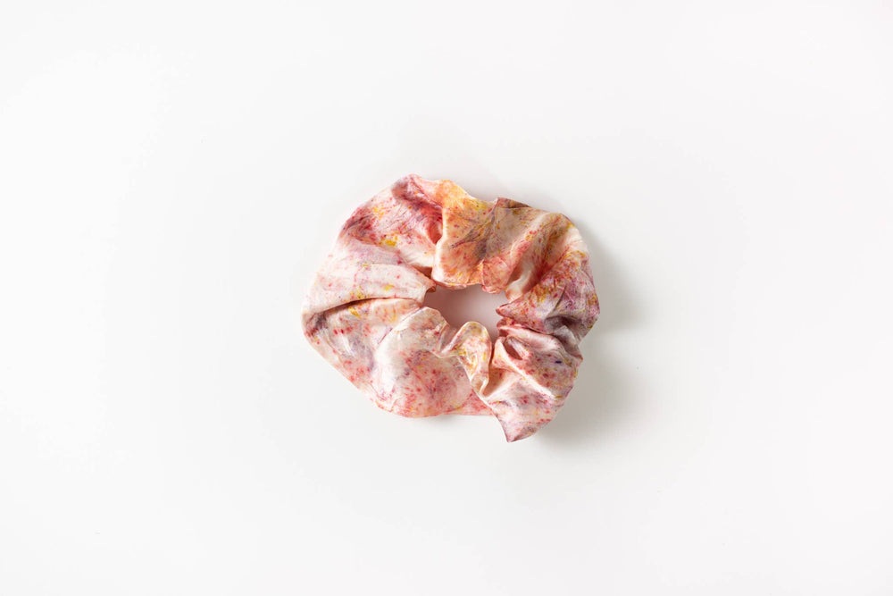 
                  
                    Load image into Gallery viewer, DYE KWEEN - Botanically Dyed Silk Scrunchie: Mulit/Artist Choice
                  
                