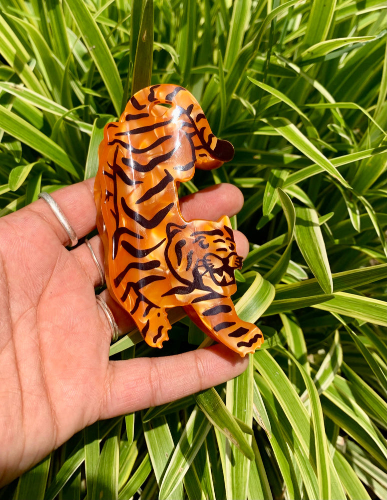 
                  
                    Load image into Gallery viewer, Not Picasso - Tiger Hair Claw 
                  
                