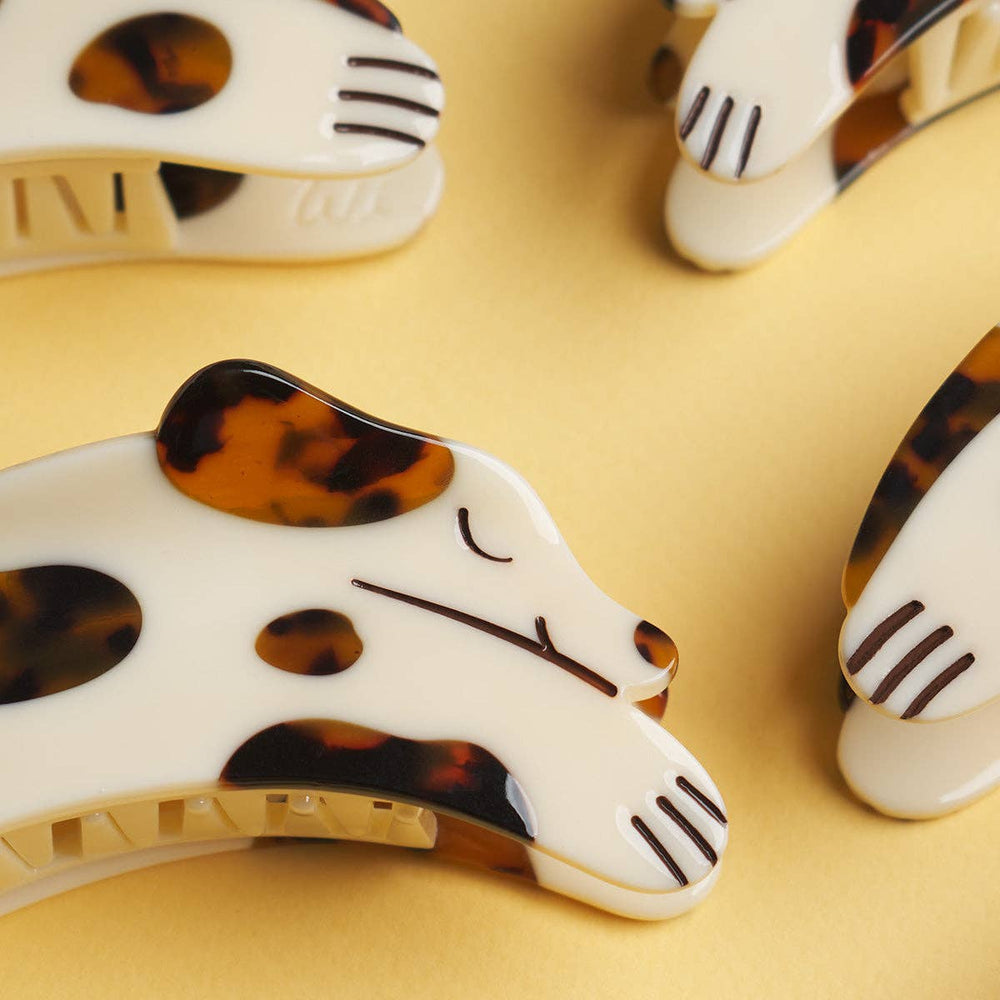 
                  
                    Load image into Gallery viewer, Tortie Puppy Dog Hair Claw in Cream and Tortoise Acetate
                  
                