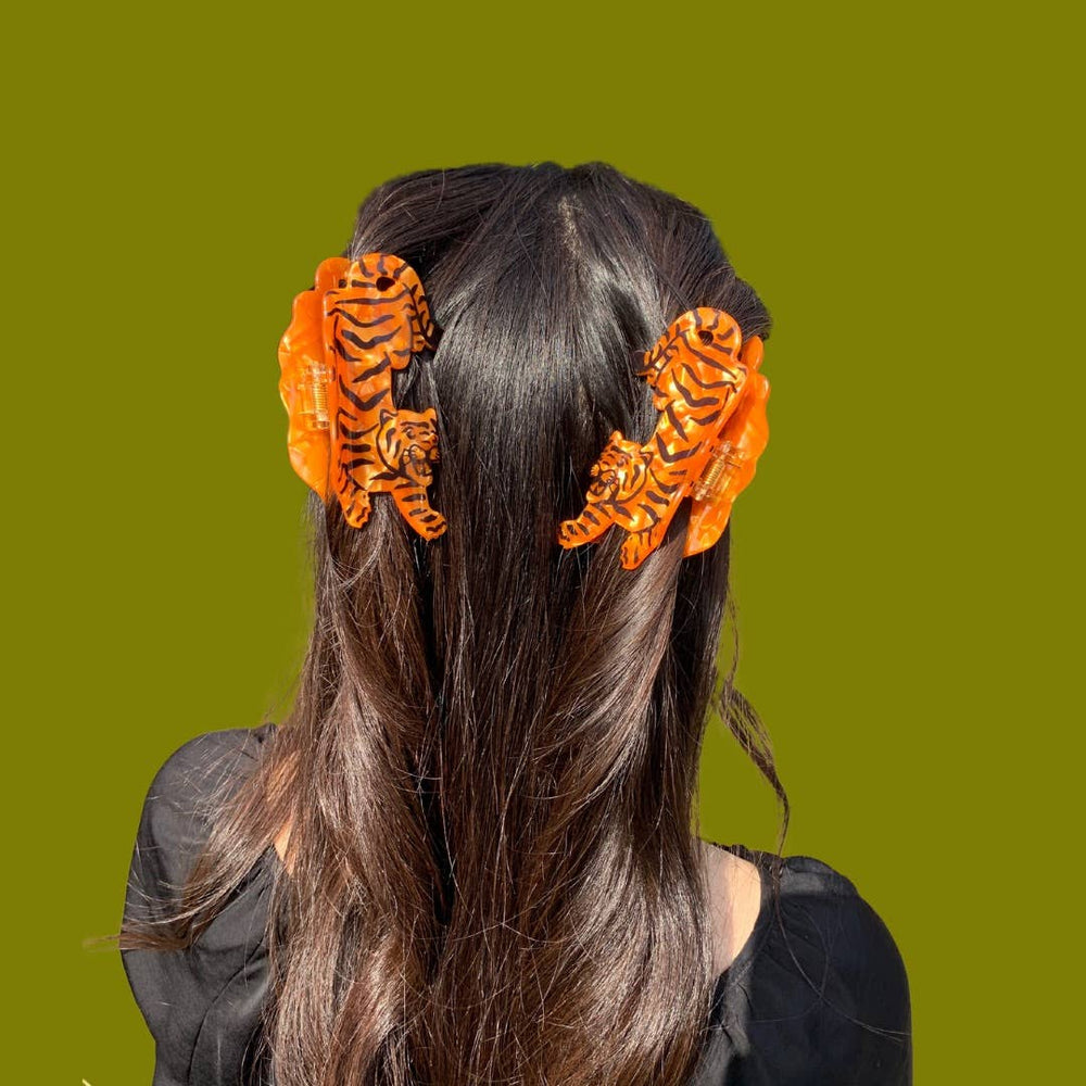 
                  
                    Load image into Gallery viewer, Not Picasso - Tiger Hair Claw 
                  
                