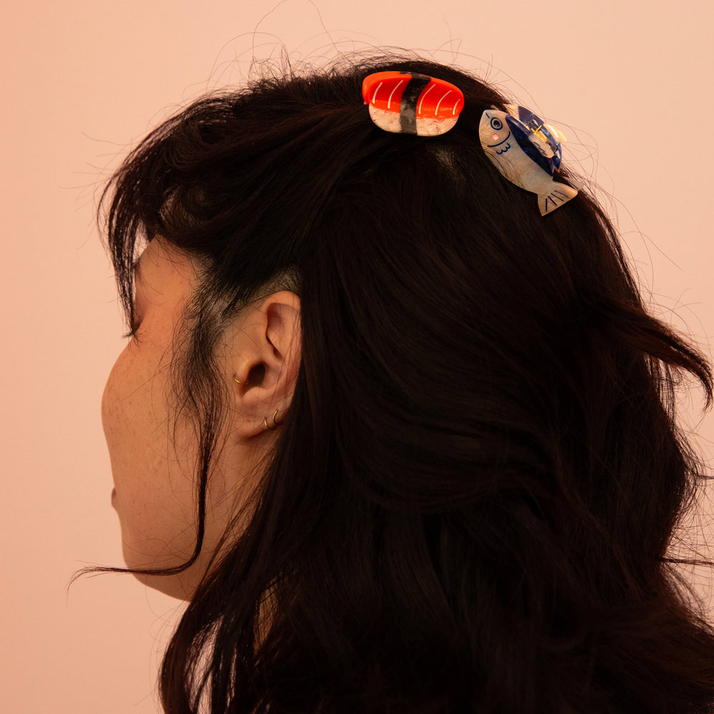 
                  
                    Load image into Gallery viewer, DASHI - Mini Hair Claw
                  
                