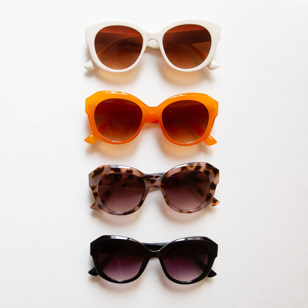 
                  
                    Load image into Gallery viewer, Donna Sunglasses : Leopard
                  
                