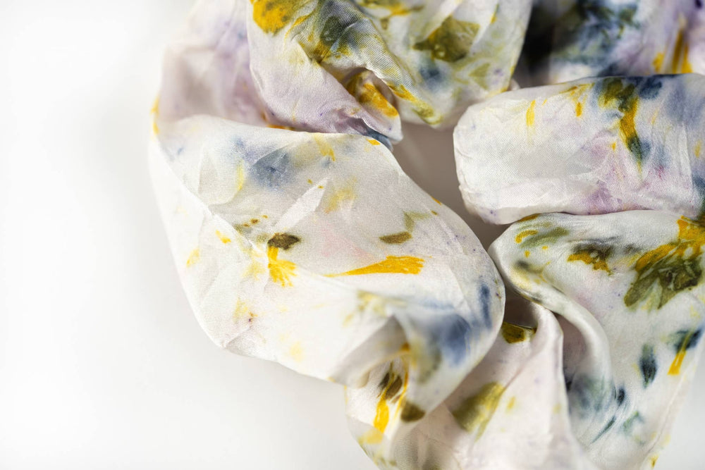 
                  
                    Load image into Gallery viewer, DYE KWEEN - Botanically Dyed Silk Scrunchie: Mulit/Artist Choice
                  
                