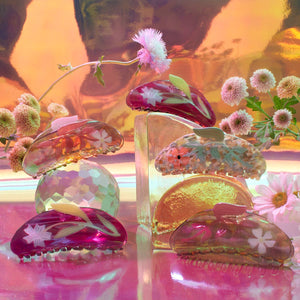 
                  
                    Load image into Gallery viewer, Hesperides Orange Acetate Floral Large Hair Claw
                  
                
