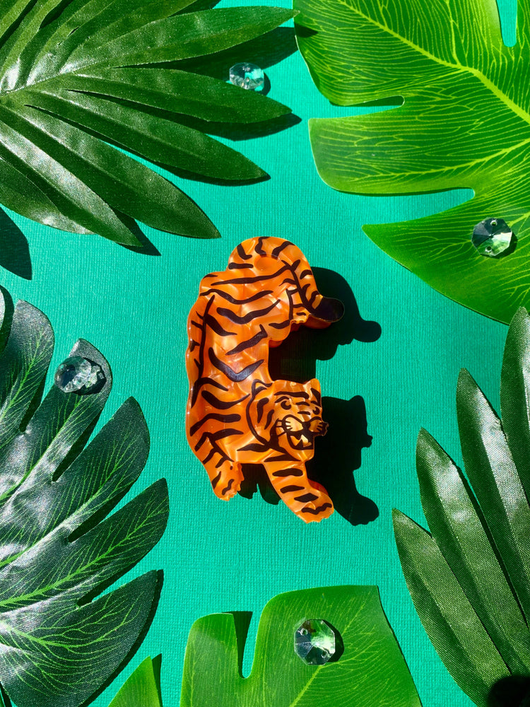 
                  
                    Load image into Gallery viewer, Not Picasso - Tiger Hair Claw 
                  
                