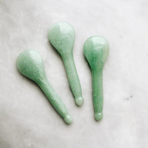 
                  
                    Load image into Gallery viewer, The Jade Acupressure Gua Sha Spoon
                  
                